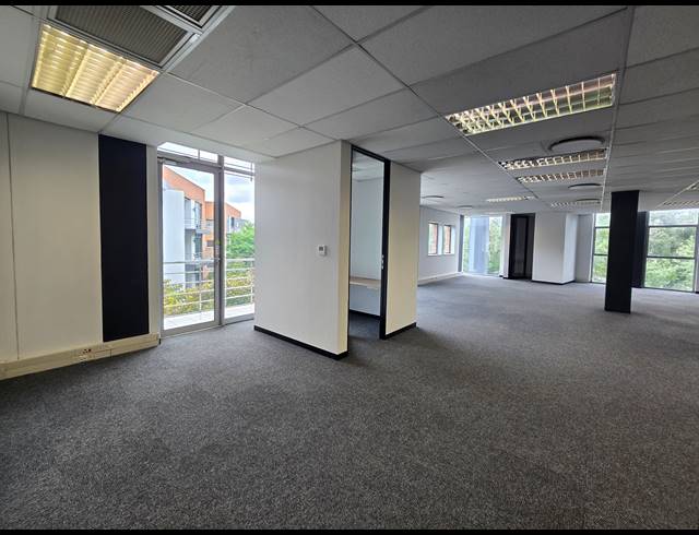 669M² OFFICE TO LET IN BRYANSTON